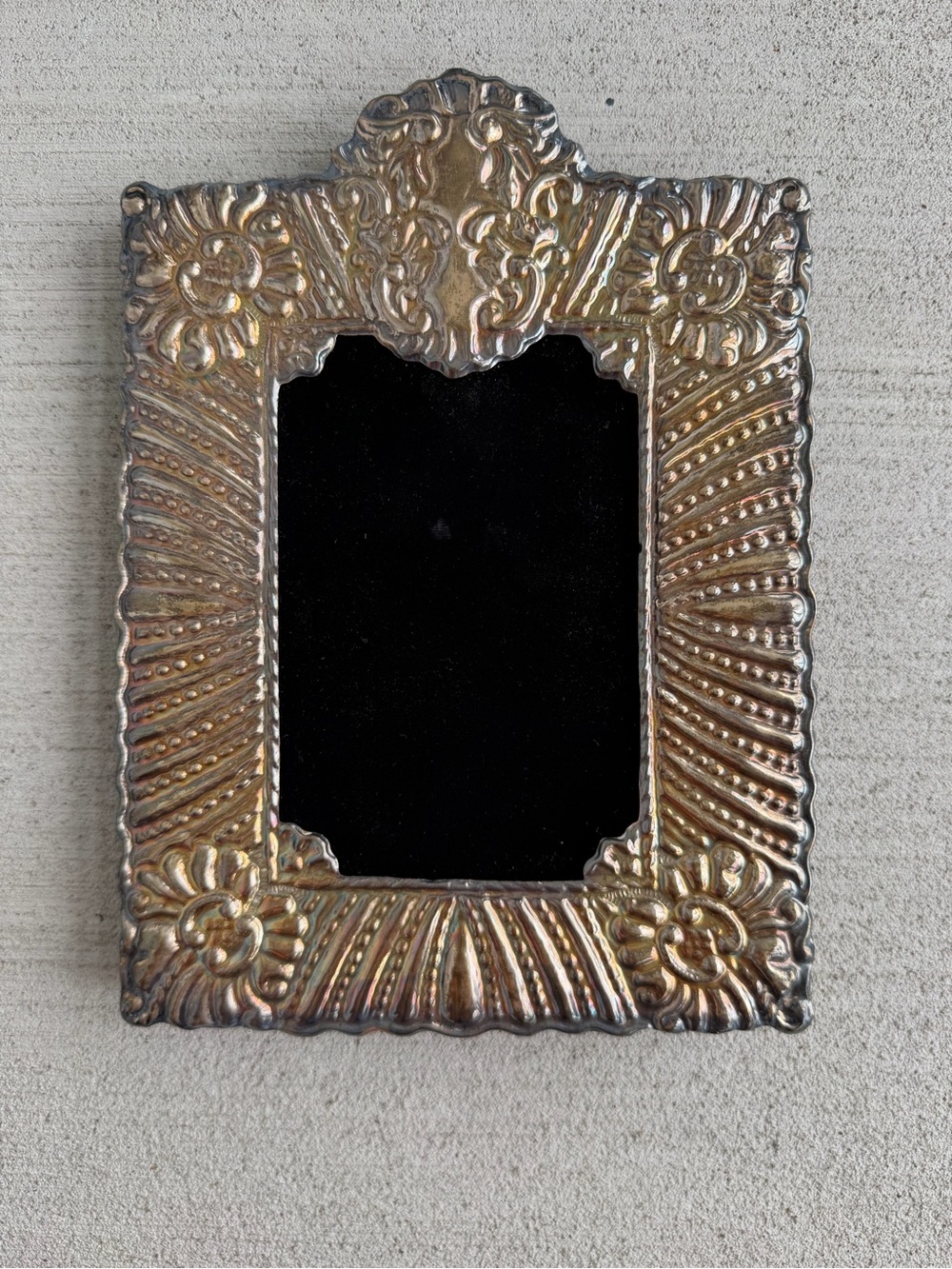 Vintage Ornate Silver Tone Picture Frame Wood Back Easel Frame 9.5” x 7”